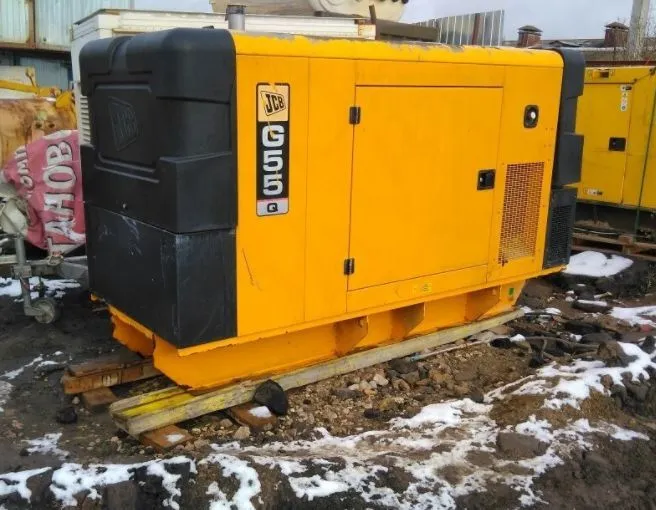 БУ дизельный генератор JCB 55qx в кожухе
